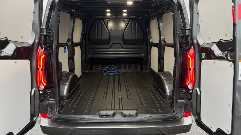 Ford Transit Custom E-320 L1 Rwd 160kW 65kWh H1 Van Sport Auto